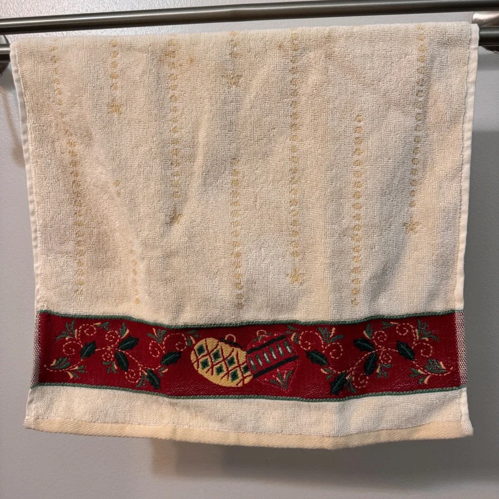 2 Lenox Christmas Hand Towel Cream Cotton Star Ornament Holly Holiday Decor NEW